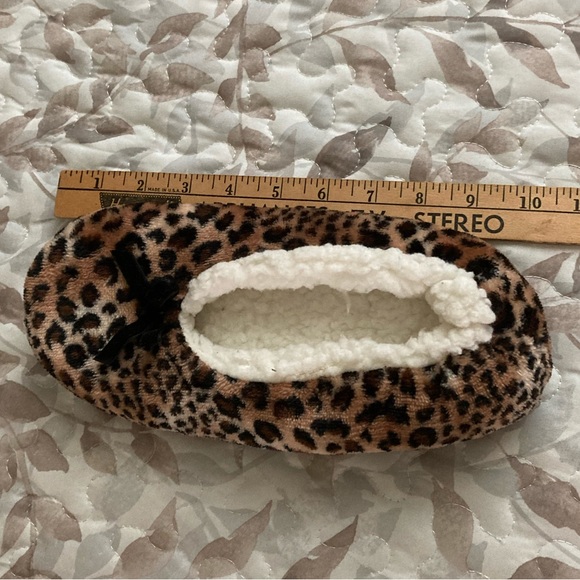 Leopard Print Slippers with Faux Fleece Lining - Picture 6 of 6